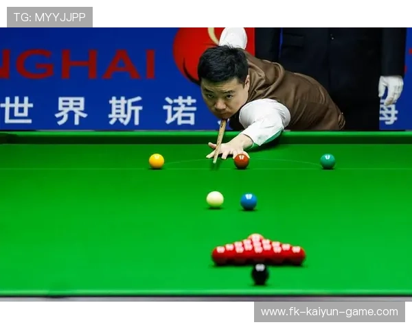 丁俊晖专注力量分配,提高控球柔度 丁俊晖专注力量分配,提高控球柔度